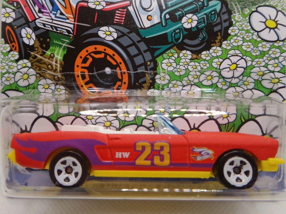 Hot Wheels '65 Ford Mustang Convertible Spring 4/5 2023 HLJ33-D710 - Imagen 2 de 4