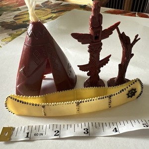 Vintage 1950's ? Plastic Teepee Indian Campsite With Canoe Totem Pole