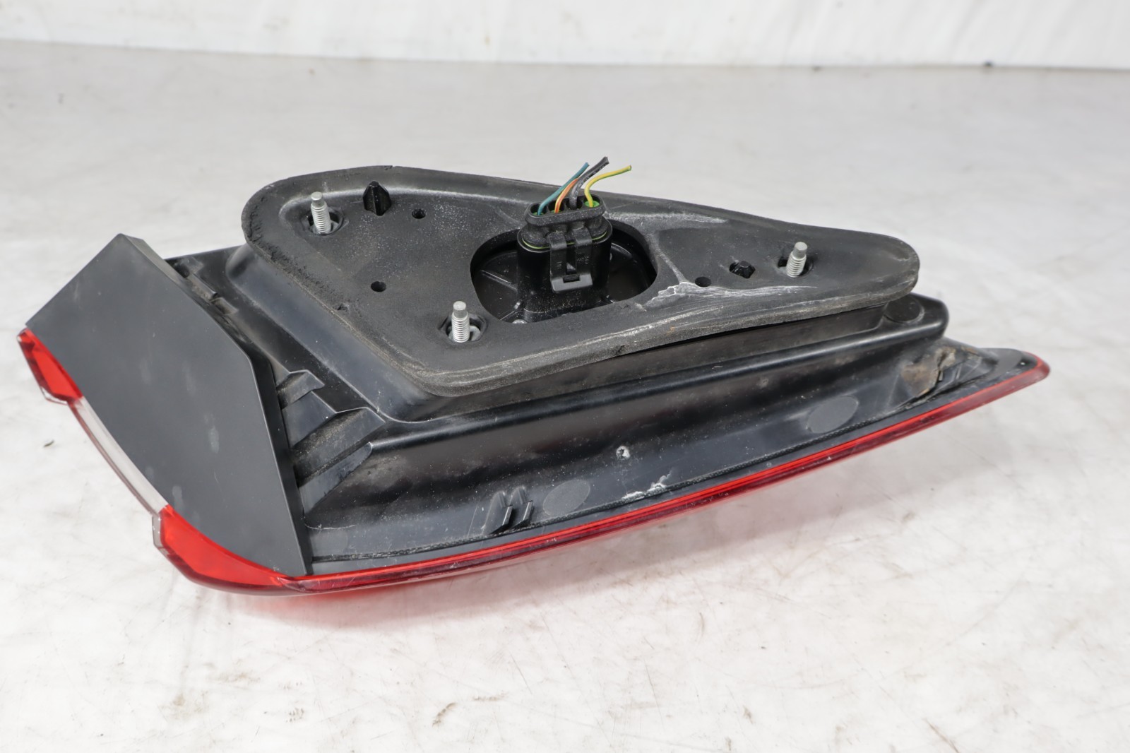 14-20 Maserati Quattroporte M156 Right Outer Taillight Lamp LED Passenger Side