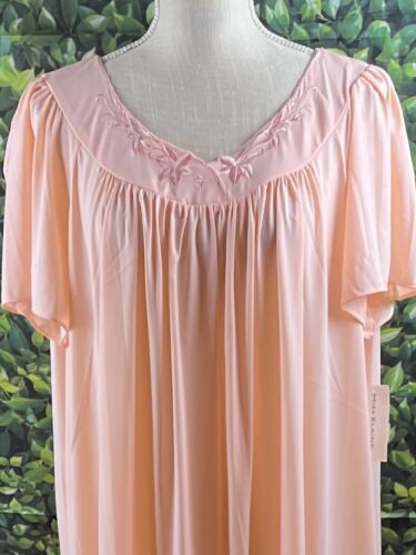 Miss Elaine Size:2X Women Classic Nightgown V- Neck Embroidered Details Peach - Picture 3 of 11