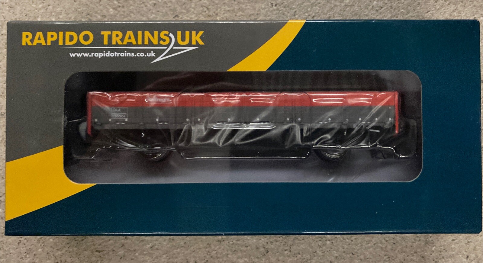 Rapido Trains 915010 OO Gauge OAA No. 100004 Railfreight red/grey for ...