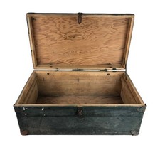 Vintage Original Marine Corps Green Wooden Foot Locker Trunk   30 x 18 x 13.5"