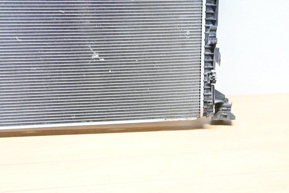 Radiador de agua refrigerador motor AUDI S4 S5 RS5 S6 S7 A8 18-24 FABRICANTE DE EQUIPOS ORIGINALES 40 k millas Foto 4 de 4