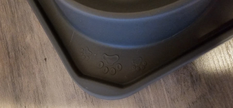 Cuenco doble de silicona antideslizante para perro gato extraíble de acero inoxidable de 12 oz Gentledog Foto 4 de 4