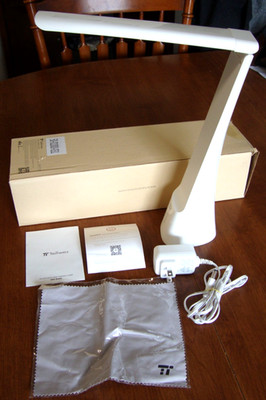 TaoTronics Light Therapy Lamp TT-CL010 Folding 11.5'' Tabletop -Cord Instr. Box