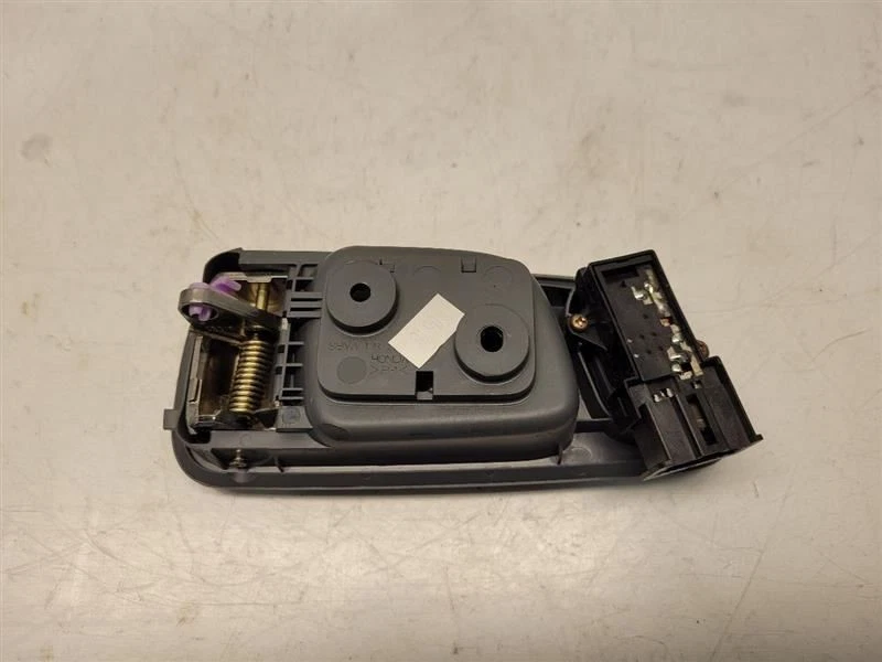 Manija de puerta interior delantera derecha para pasajero Honda Pilot EX 2004 con cerradura Foto 2 de 4