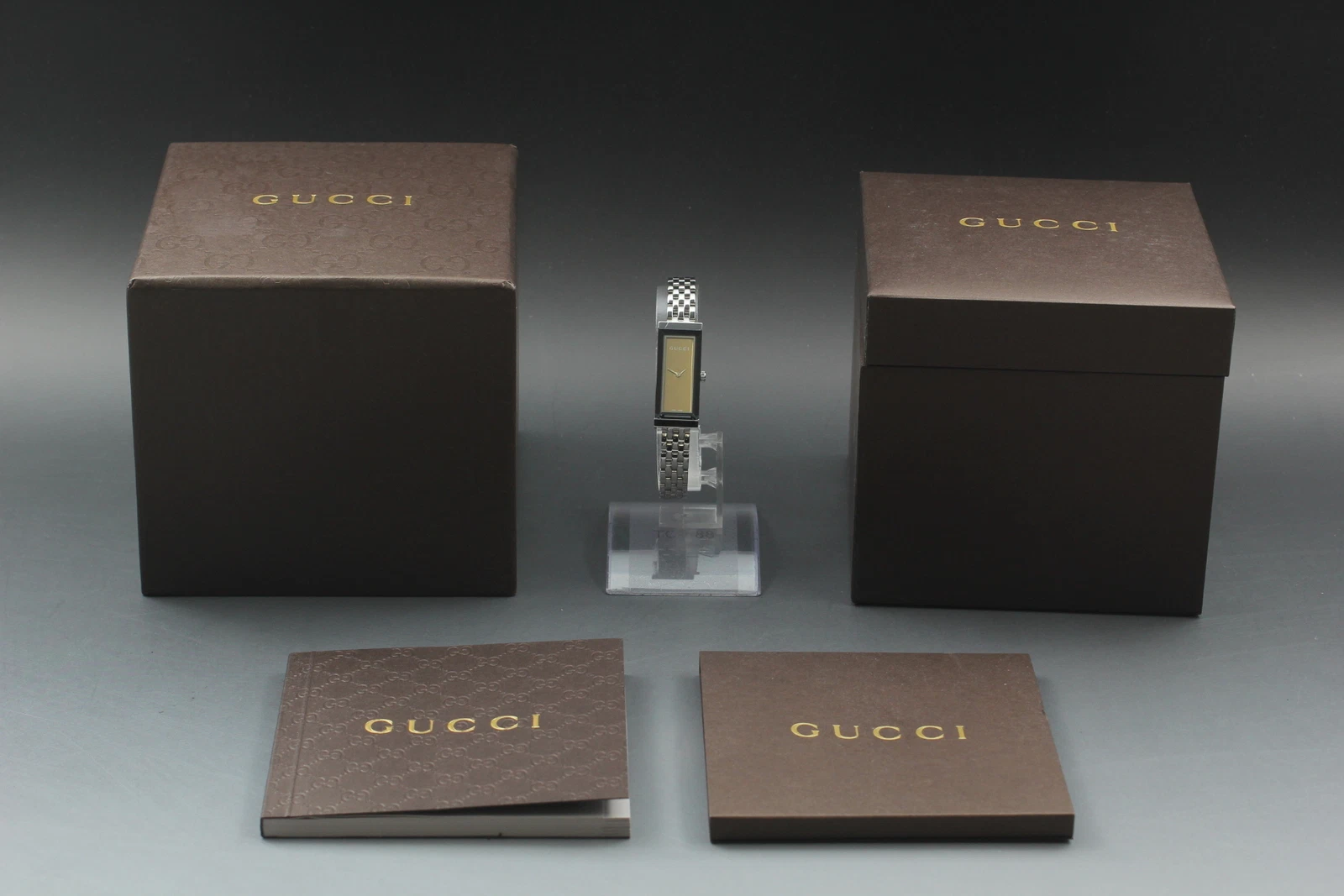 [Quasi come nuovo set completo] Orologio da donna GUCCI YA127501 G Frame Tank Qz con scatola GIAPPONE