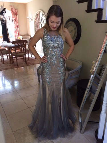 $398 NUEVO CON ETIQUETAS VESTIDO/VESTIDO FORMAL GUNMETAL JVN BY JOVANI GRADUACIÓN/CONCURSO #98665 TALLA 2 - Imagen 12 de 12