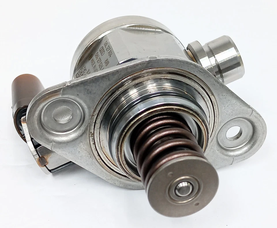 Bomba de combustible de alta presión de inyección directa Bosch 0261520597 para Volkswagen Passat Foto 3 de 4