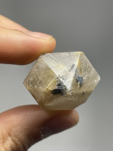 Natural Golden Rutilated Quartz 33.0g Polished TOWER crystal Etheric healing L6 - Picture 9 of 12