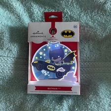HALLMARK 2021 BATMAN LIGHT UP CHRISTMAS TREE ORNAMENT DC