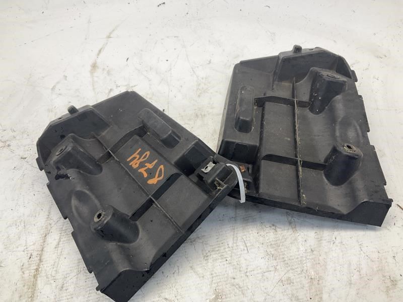 14 2014 Maserati Ghibli S Q4 3.0 AT Rear Left & Right Bumper Bracket Pair B