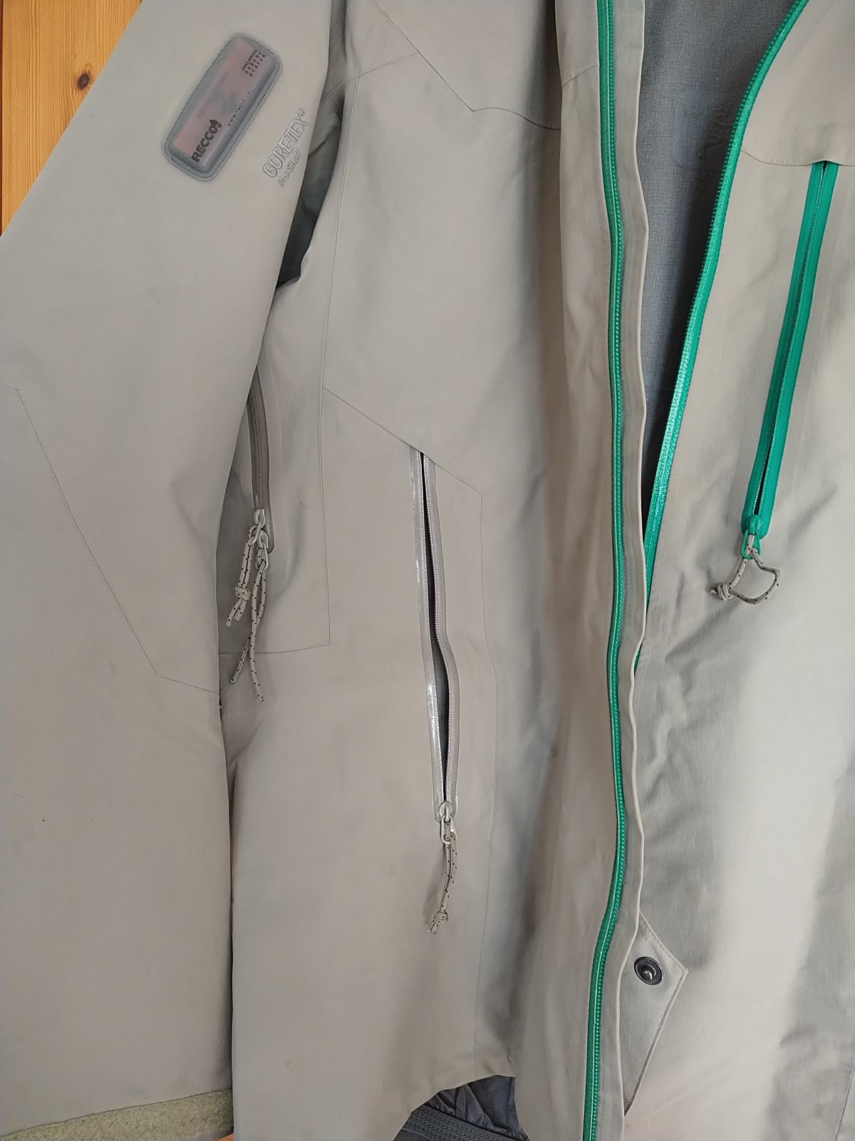 Arc'teryx Men's Sidewinder Jacket. Gore-Tex Pro Shell. Size M. Quail Grey. Used. image 9