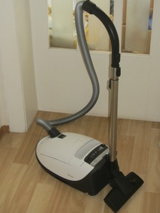 staubsauger 1200 watt miele