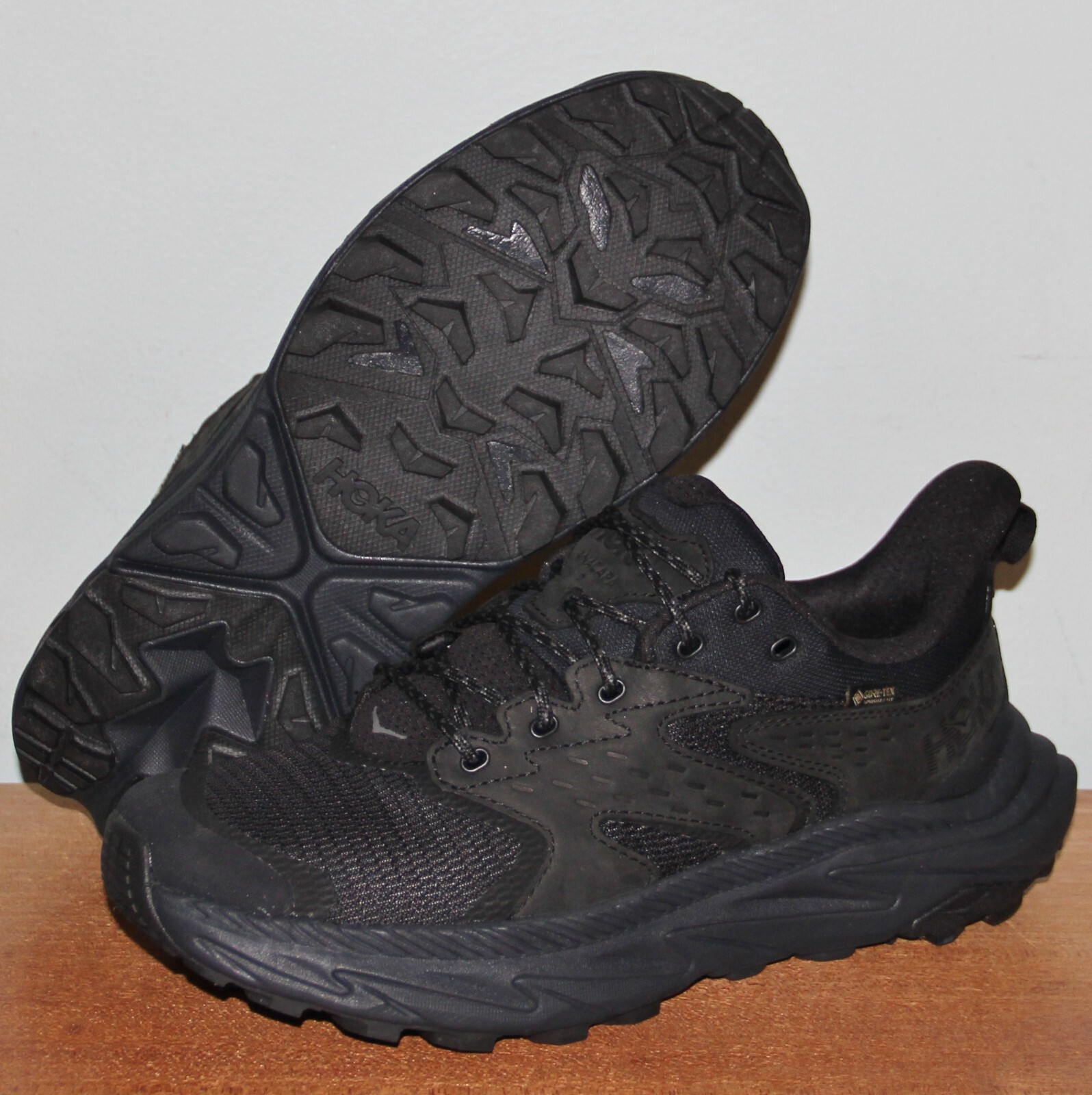 Hoka One One Anacapa 2 Low Gore-Tex GTX Hiking Shoes Youth 7Y 1141630-BBLC Black