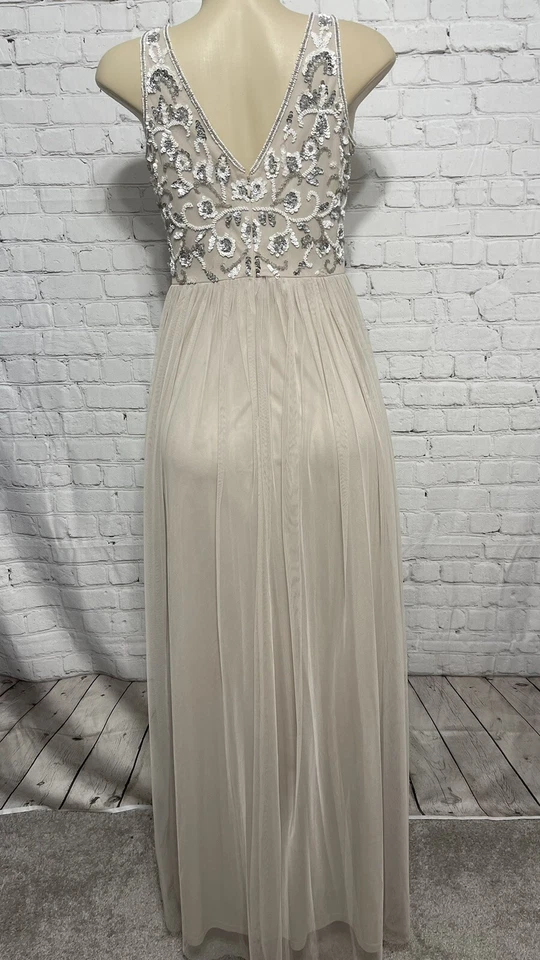 Vestido largo Adrianna Papell lentejuelas corpiño talla 4 beige graduación Foto 3 de 4