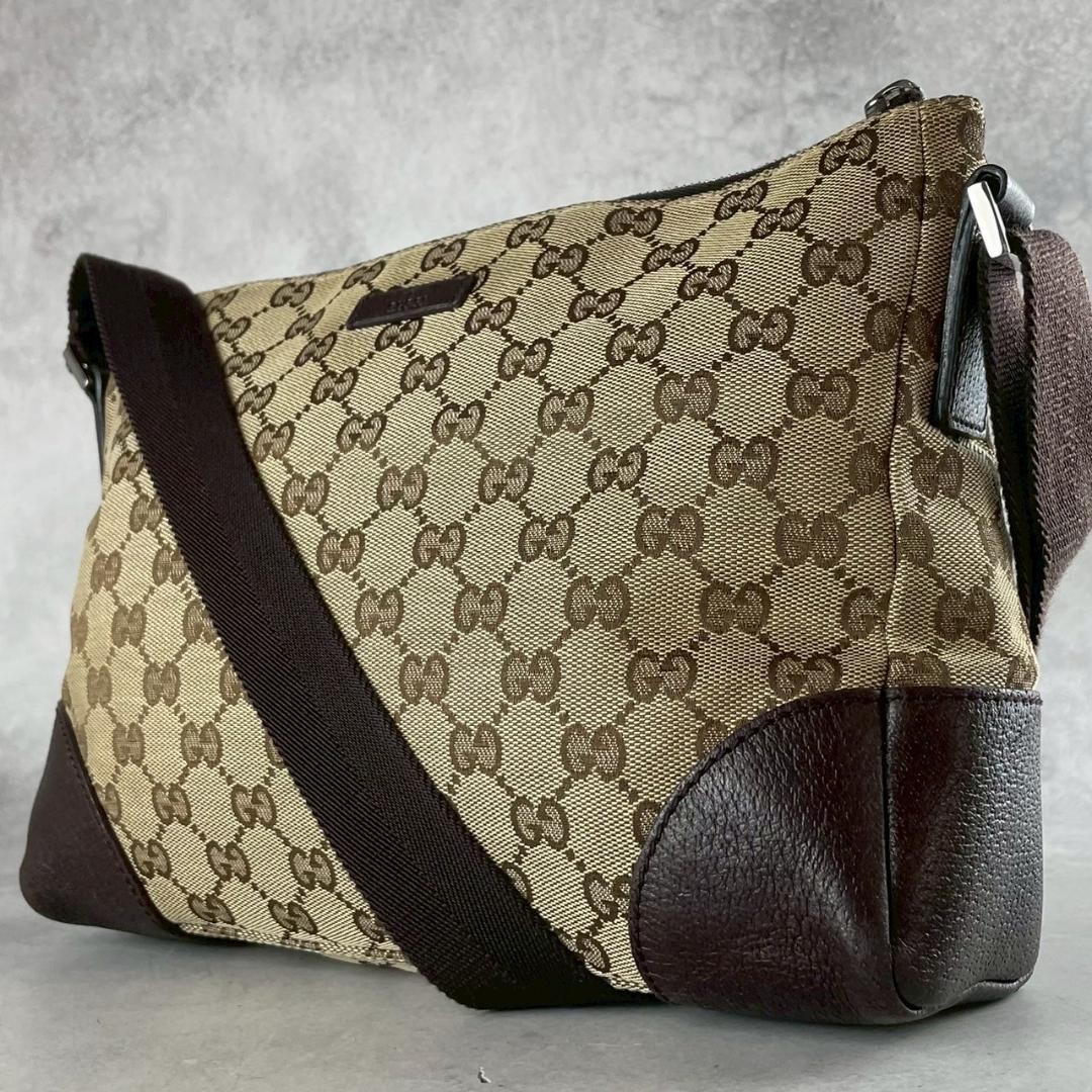 GUCCI GG Canvas Shoulder Bag in Brown with Iconic GG Pattern