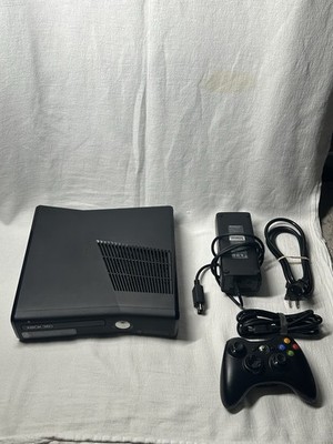 Microsoft Xbox 360 S 2011 Game Console 4GB Model 1439 w/Controller *Tested*