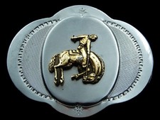RJ11132 VINTAGE 1970s BRONC RIDER RODEO WESTERN COWBOY BELT BUCKLE