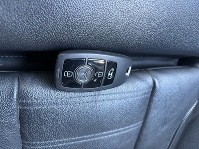 Mercedes Sprinter W907 W910 Original Schlüssel mit Keyless Start - Long Range Signal