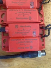 Allen Bradley SensaGuard GuardMaster CAT 440N-Z21SS2HN9 SER B & 440N-ZPRECMB