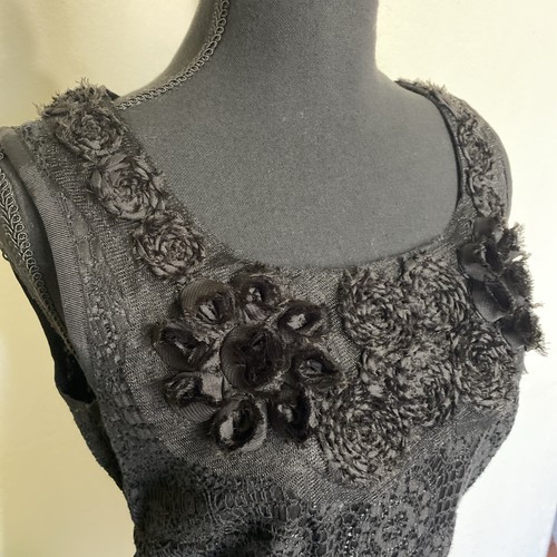 Chelsea & Violet Black Lace Dress Sz M Flower Detail Sleeveless Lined Knee NEW - Picture 3 of 19