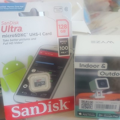 SanDisk Ultra 128GB microSDXC UHS-I Card Class 10 Up to 100MB/s