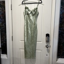 Green Textured Satin Sheath Midi Dress With Spaghetti Straps Size Medium