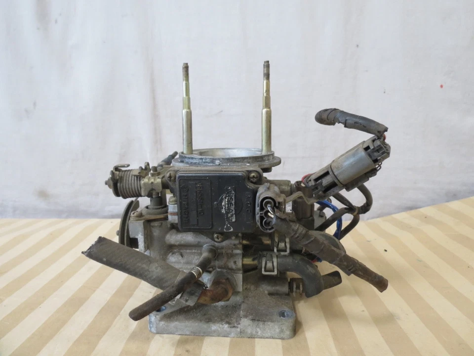 90 91 92 93 94 Nissan D21 camión de carrocería dura 2,4 L válvula de carrocería del acelerador de combustible AFH55M-10 Foto 2 de 4