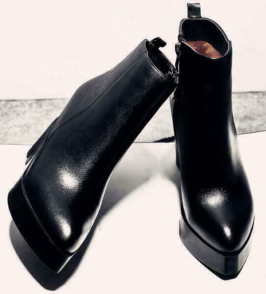 Womens Leather Ankle Boots Wedge Heel Shoes Pointed Toe Riding Zip