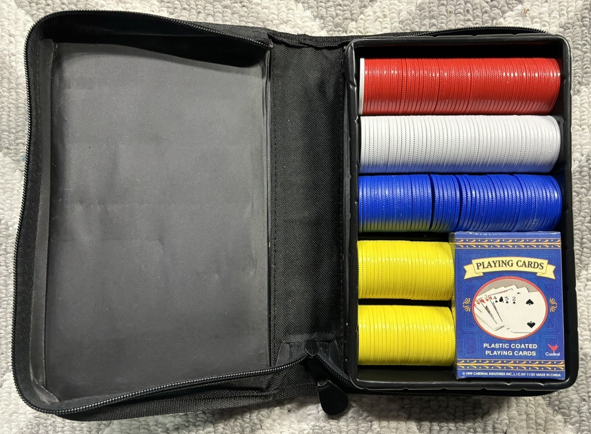 1999 Vintage Cardinal Industries Poker Set: Zip Up Case/200 Chips