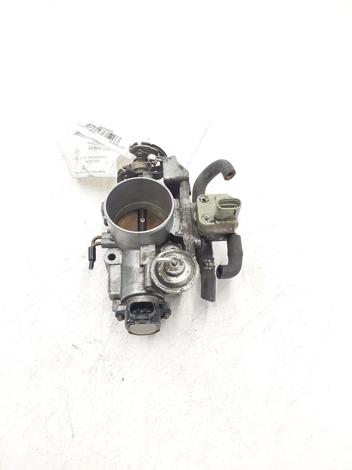 Корпус дроссельной заслонки 2003 Toyota Tundra от оригинального производителя 22030-62020 - Изображение 2 из 4