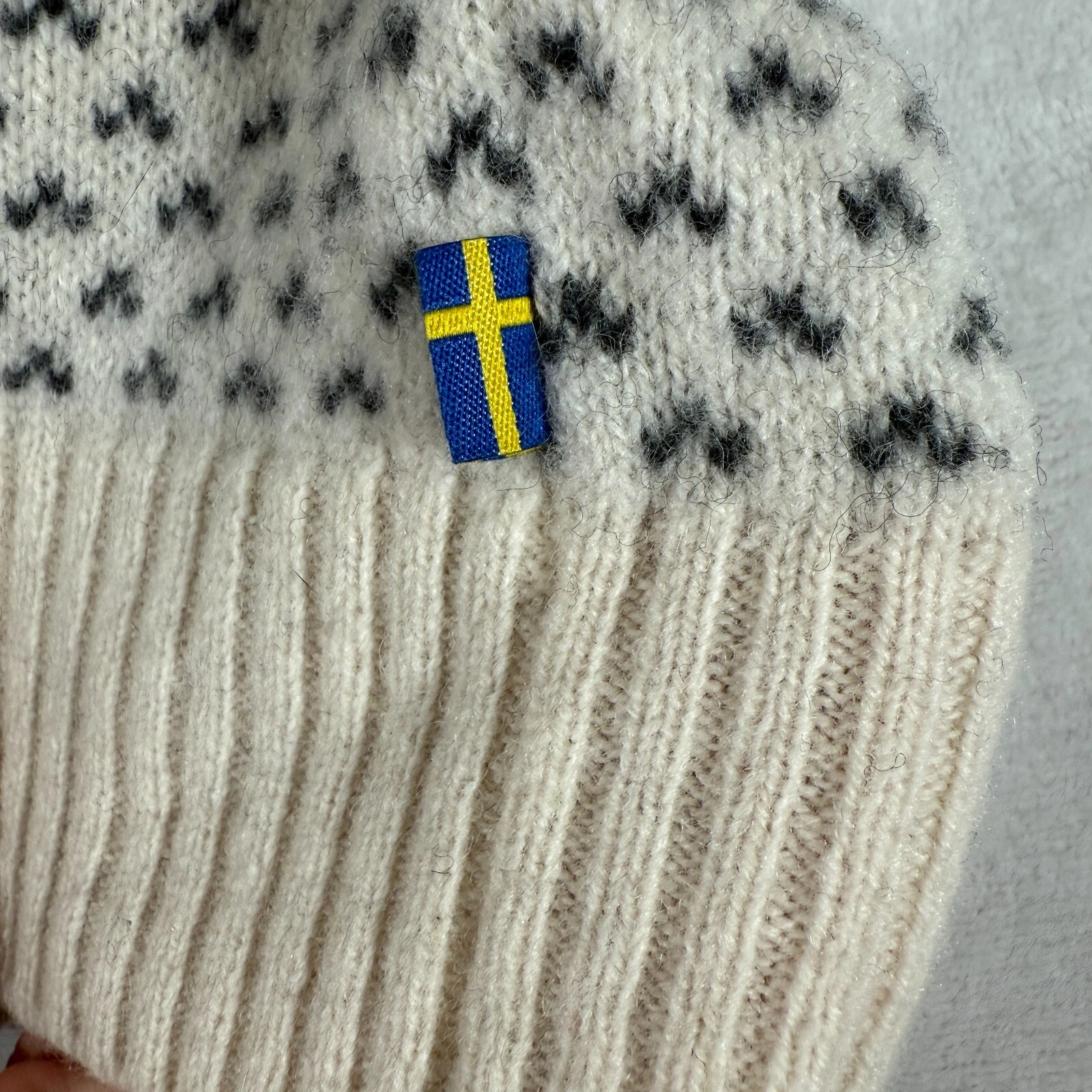 fjallraven ovik nordik elbow pads 100% wool logo knit sweater
