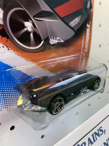 Hot wheels Track Stars The Batman Batmobile 66/244 New In Box B-80 - Picture 3 of 6
