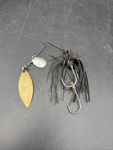 Terminator Titanium Black Spinnerbait 3/4 oz Gold Willow / Silver Colorado Blade