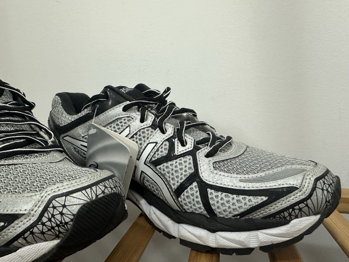 NWT ASICS Gel Kayano 21 Size 9 Running Shoes Gray Silver T4H2N