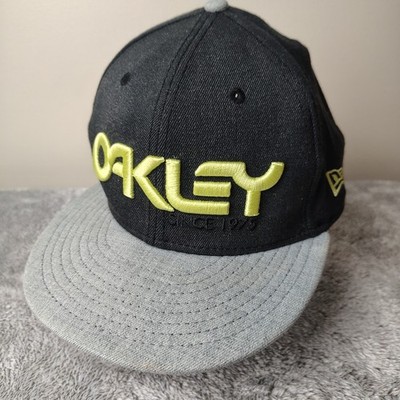 Vintage OAKLEY Hat Black Snapback Spellout Embroidered Wool Blend New Era Y2K