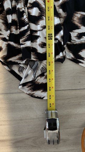 Abito smanicato Soma SOFT MIDI stampa animalier S reggiseno incorporato coppe scollo a V elasticizzato - Foto 9 di 10