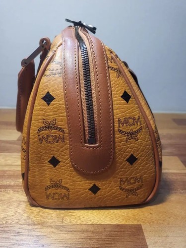 MCM Mini Boston Bag Visetos PVC Braun - Bild 5 von 9