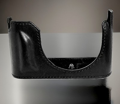 Arte di Mano Leather Half-case für Leica q2 - schwarz -Spezial Edition 