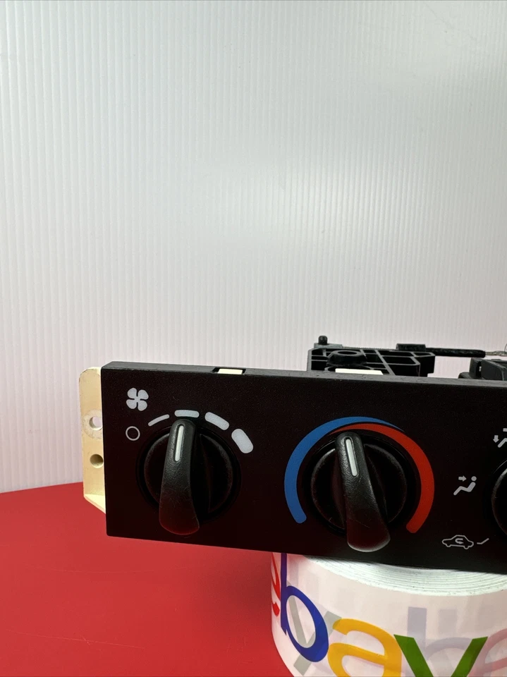 Chevrolet Cavalier 2003 2004 2005 control de temperatura con aire acondicionado y descongelación trasera OEM Foto 2 de 4