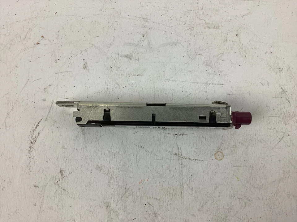 2011 - 2018 Volkswagen Jetta Antenna Amplifier Booster 5C6035552D OEM. - Image 4 of 4