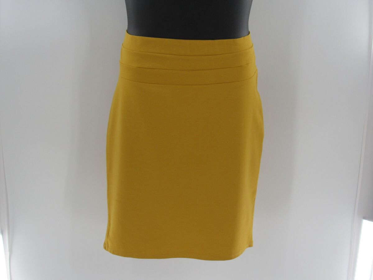 Plus Size Women's Mustard Yellow Solid Pencil Skirt Knee Length