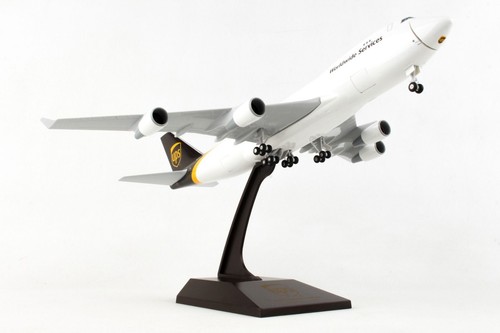 MODELO SKYMARKS (SKR1113) UPS 747-400F ESCALA 1:200 CON NARIZ ABIERTA Y PUERTAS - Imagen 13 de 14