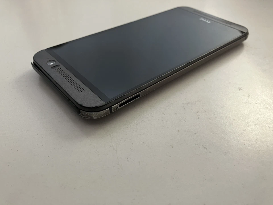 Smartphone HTC One M9 OPJA100 - NON Testato per Parti di Ricambio - Immagine 4 di 4