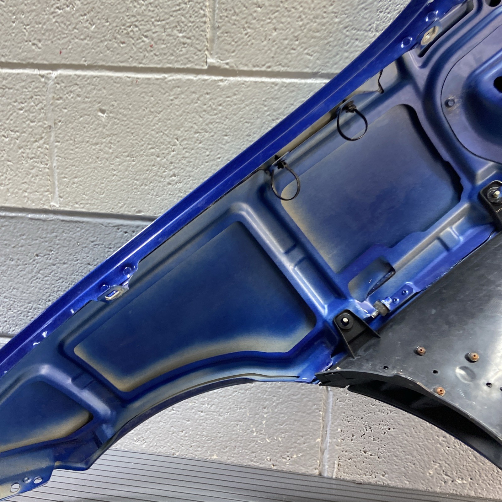 2018-2020 Ferrari Portofino Front Right Fender Cover Panel Blue OEM *NOTE*