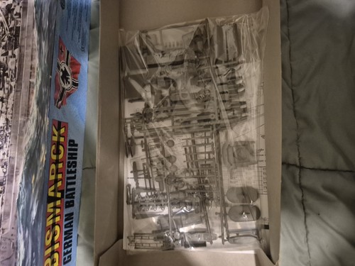 Bismarck German Battleship Model Kit 1/350 Scale - Picture 8 of 11