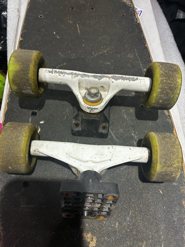 vintage skateboard Gullwing Trucks Vision Whipping 8 1/2 “ Of Stuff