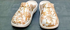 OOFOS OOCLOOG LIMITED SLIPPERS WOMEN'S SAHARA GOLD Size W8 NEW