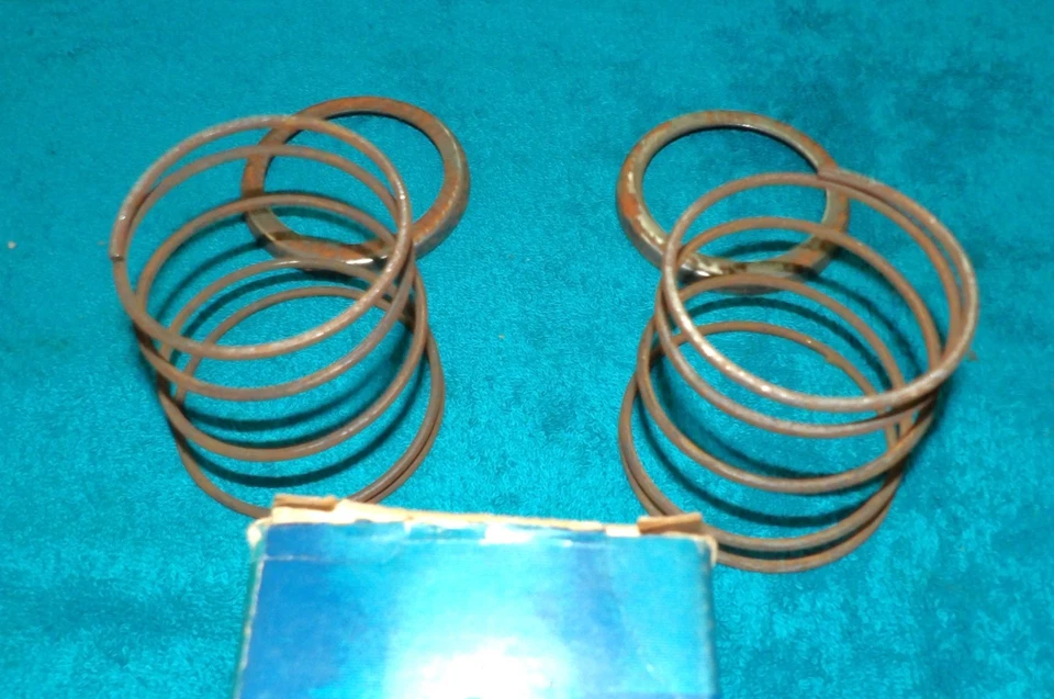 1966-1977 Ford Bronco НОВЫЙ ИЗ СТАРЫХ ЗАПАСОВ КОМПЛЕКТ ПРОКЛАДОК ПЕРЕДНЕЙ СТУПИЦЫ - Изображение 2 из 3